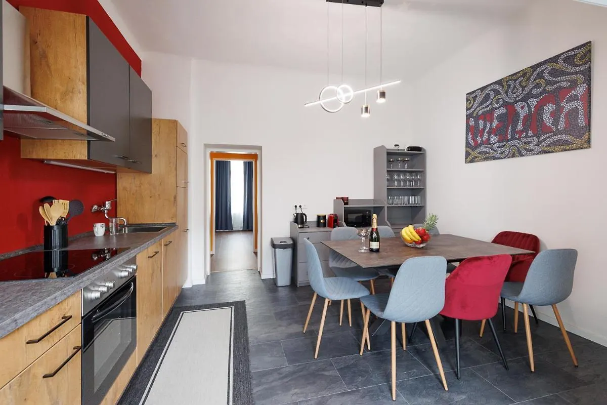 New Shalalaliving Vienna Spacious Home For Family & Friends Apartment